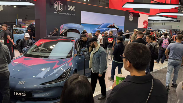 智己汽车正式登陆澳大利亚，双车闪耀墨尔本车展